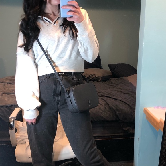 Abercrombie & Fitch Soft V-neck Sweater - Picture 2 of 10